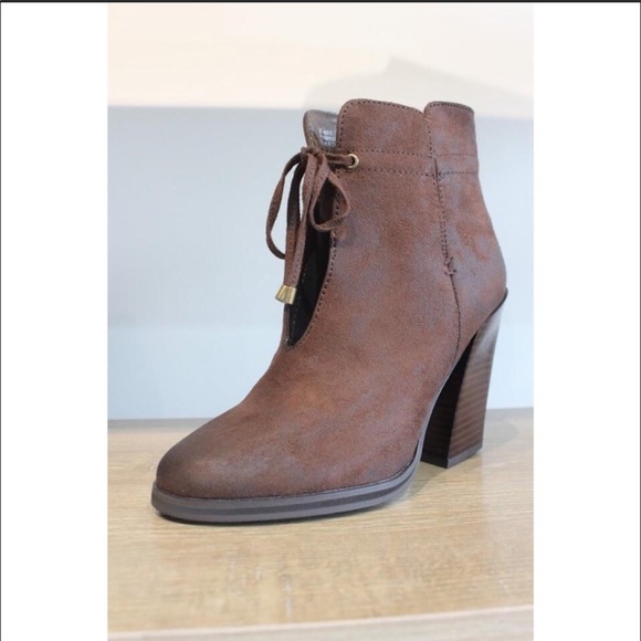 Vintage Distressed Rust Front V Split Ankle Boot - Picture 2 of 5